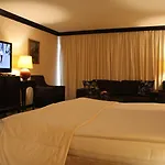 Shiroka Laka Hotel 4*