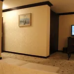 Hotel Shiroka Laka Hotel 4*