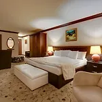 Shiroka Laka Hotel Hotel 4*