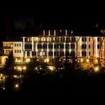 Shiroka Laka Hotel 4*