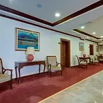 Hotel Shiroka Laka Hotel