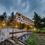 Shiroka Laka Hotel 4*