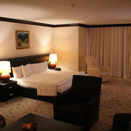Shiroka Laka Hotel فندق 4*