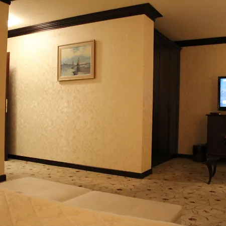 فندق Shiroka Laka Hotel 4*