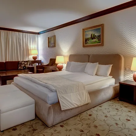 Hotel Shiroka Laka Hotel 4*