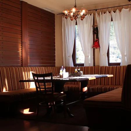 Shiroka Laka Hotel فندق