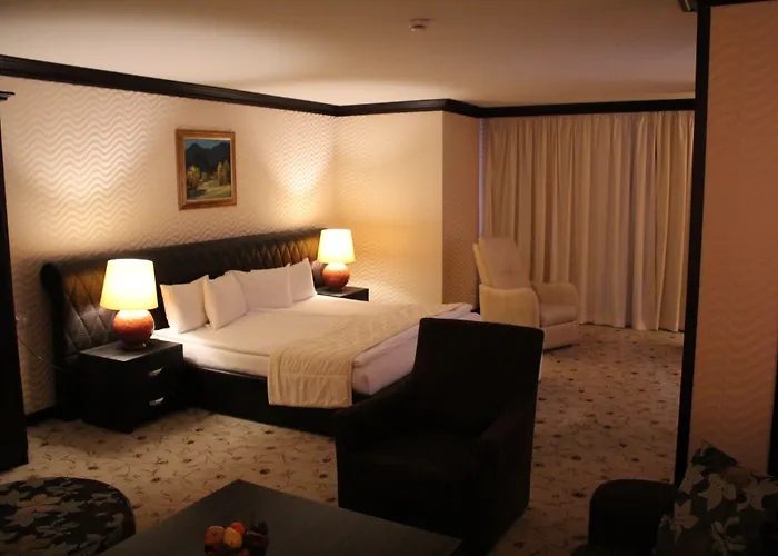 Shiroka Laka Hotel Хотел 4*