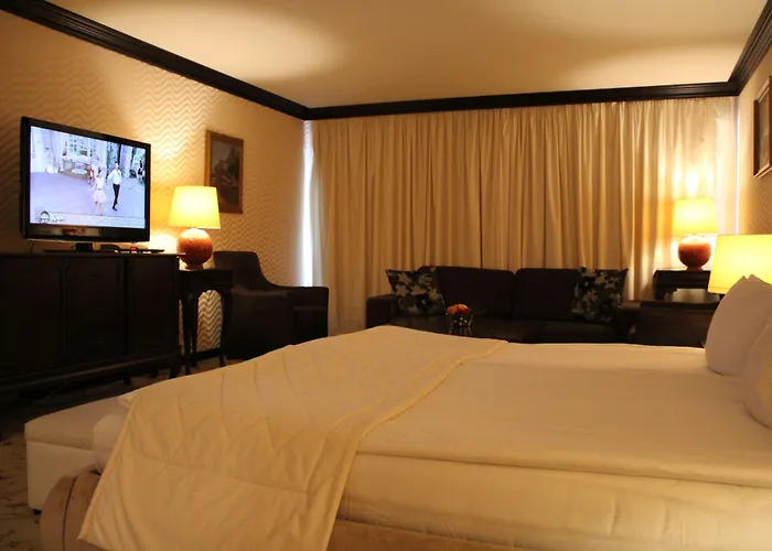 Shiroka Laka Hotel 4*