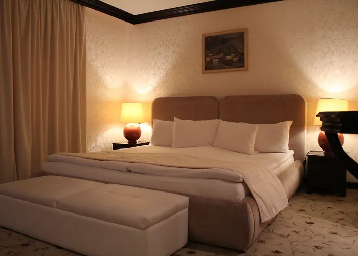 Shiroka Laka Hotel Хотел 4*