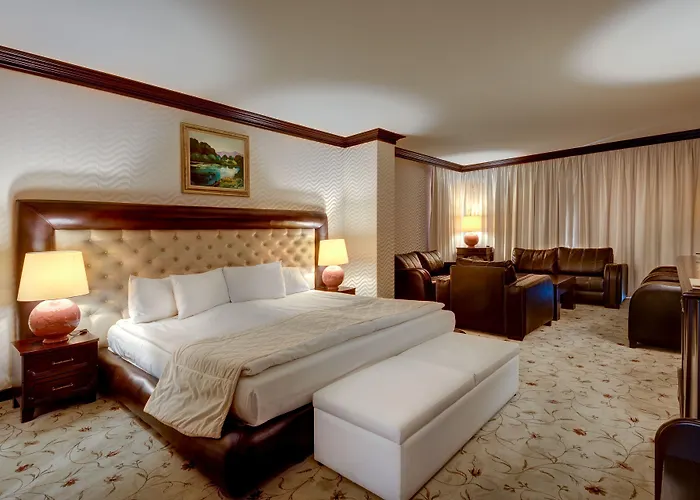 Хотел Shiroka Laka Hotel 4*