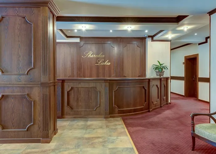 Хотел Shiroka Laka Hotel 4*